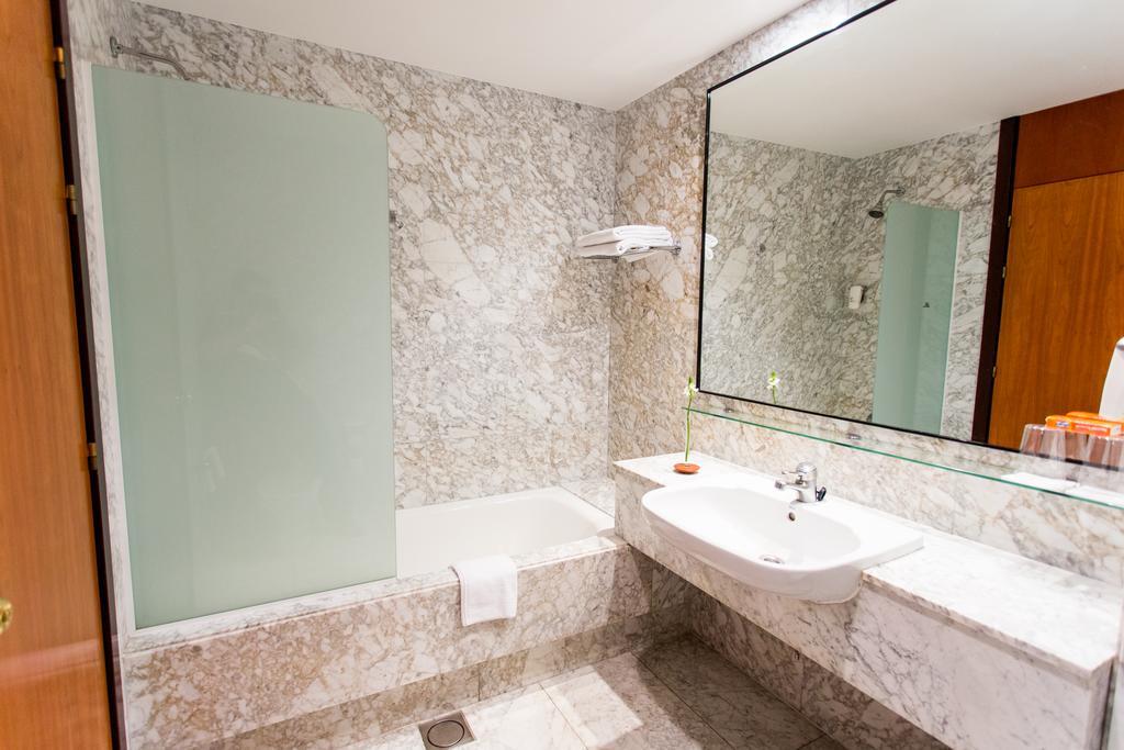 New Hotel Oviedo Pokoj fotografie