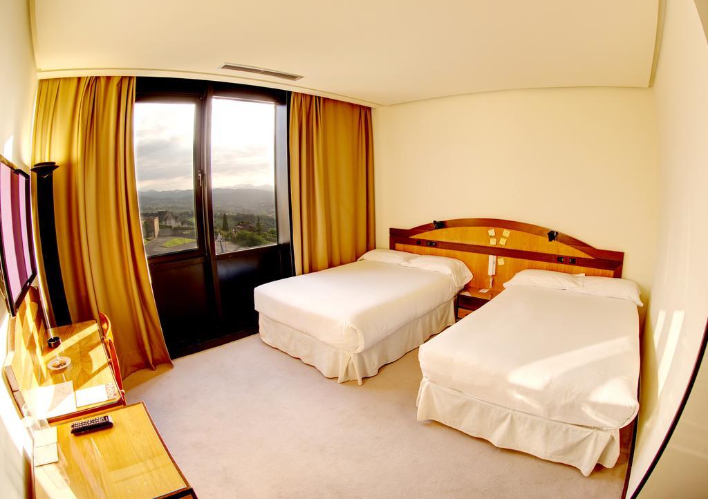 New Hotel Oviedo Pokoj fotografie